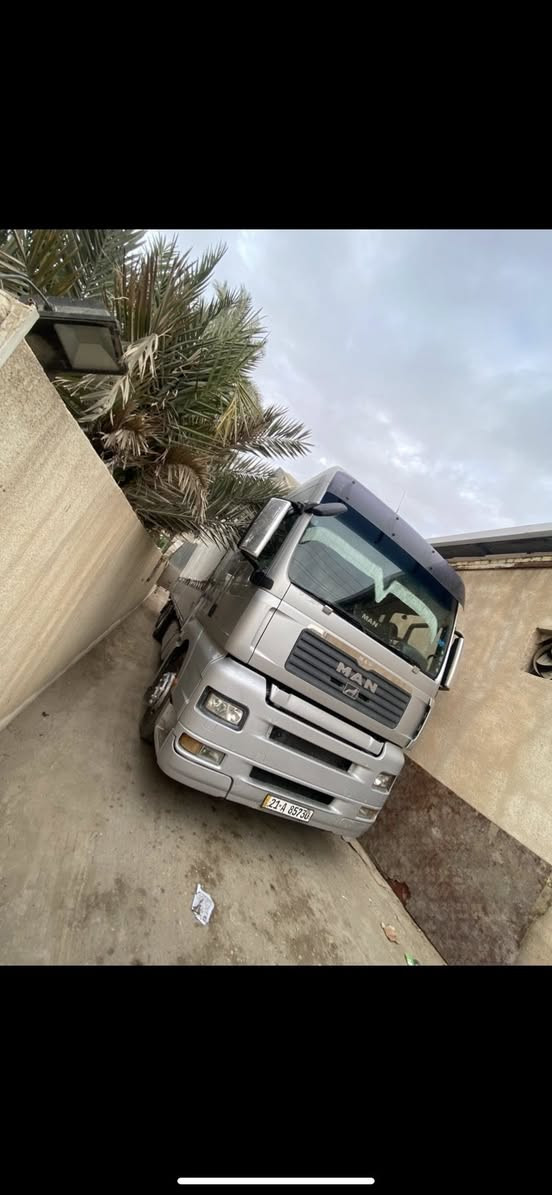 السلام عليكم
سحال مان مديل 2002
سياره جديده وخير من الله حجم المكينه 410 
سياره رقم سليمانيه رقم وسنويه جدد بسمي كهربائيات كلشي جاهز كير عادي 8 نمر سياره جاهزه لشغل مكينه ستندر تانكي كاز 900 لتر 
دبل منايمه ثلاجه تدفئه تبريد السياره فول خير من الله السعر 190 وبيها مجال العنوان البصره القبله رقم ***********
