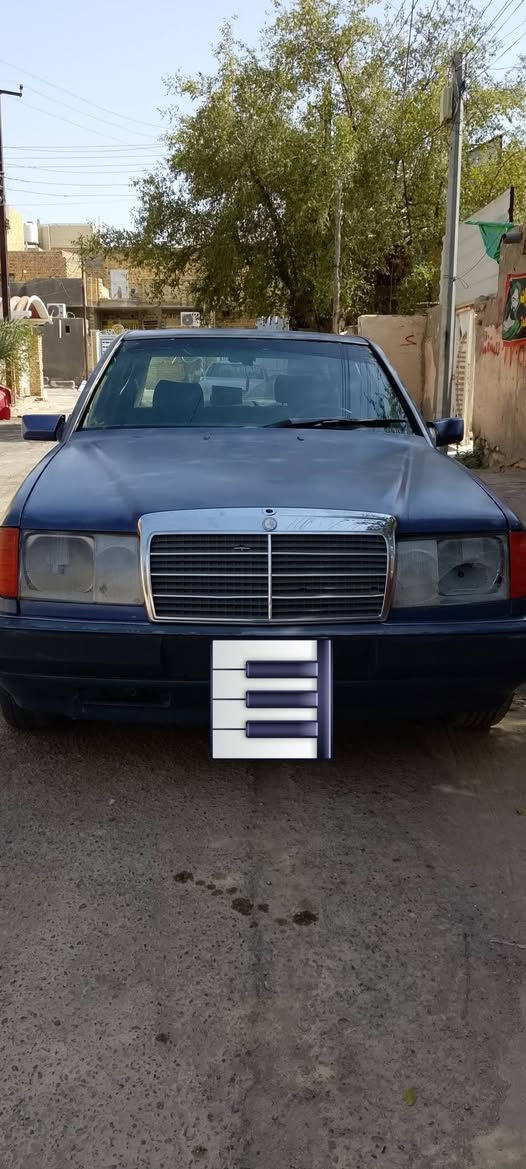 السلام عليكم 
الرقم ***********
مرسيدس دب 
موديل 91
محرك محور بطه اثنين ونص 
كير ومكينه كفاله 
العنوان العماره ابو رمانه 
السعر 45 وبيها مجال
