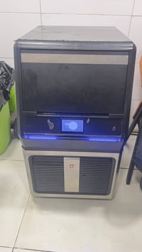 مكينه ❄️ للبيع شغاله تجي تفحص وتشوف  السعر ٥٠٠ الف وبيها مجال  للاستفس...