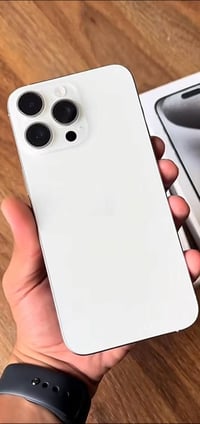 آيفون ١٥ برو ماكس • ٢٥٦ • بطارية ٨٨٪