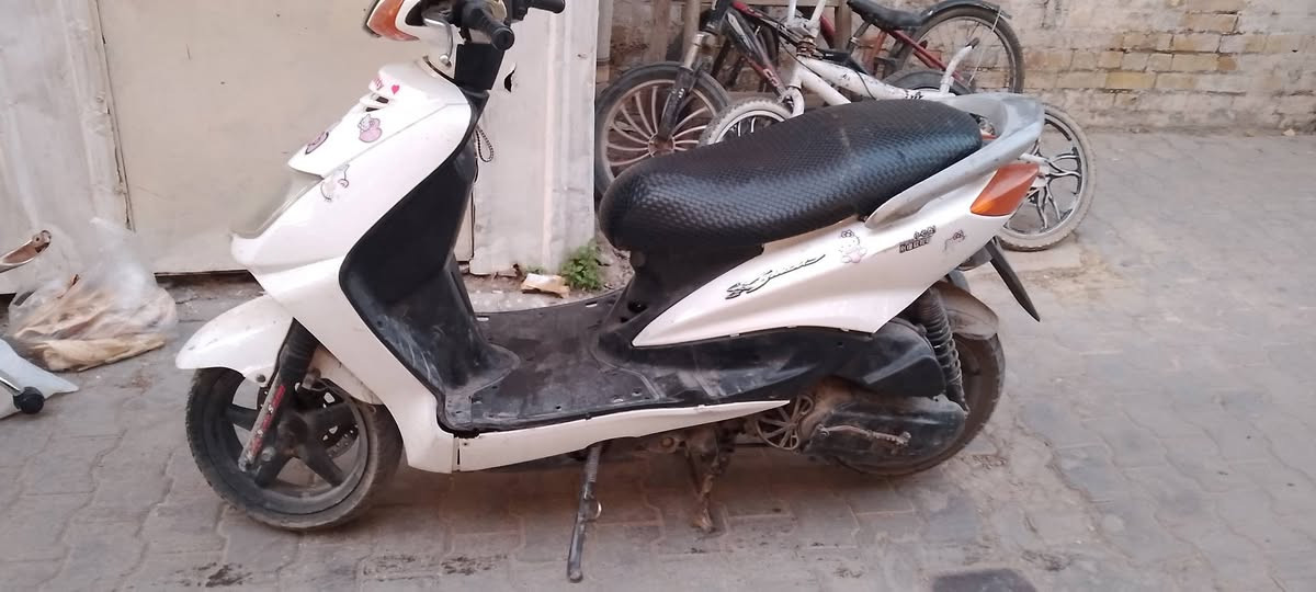 السلام عليكم دراجة سكنس نثية الدراجه كايمه ابيع كوم حديد السعر 250الف وبيهاا مجال الاستفسار الاتصال ***********
