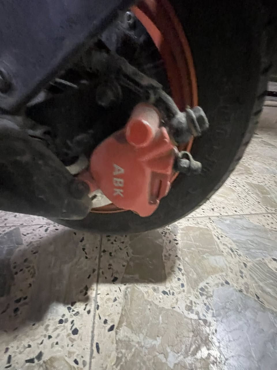 السلام عليكم دراجه للبيع
المواصفات 🤙🏼
خمسه باتري دبل🔥
الملف 1200w✈️
شاشه 🌿
 أربع سرع💪
المشكله فقط العقل قافل سرعه 🥲
الدراجه شلعه تخبل 🤙🏼
دراجه كهربائيات كامله ✈️
السعر 450 وبيها مجال 🔥 
التواصل ***********
المكان الشعب شارع عدن شارع مصور الكنز او شارع التربيه
