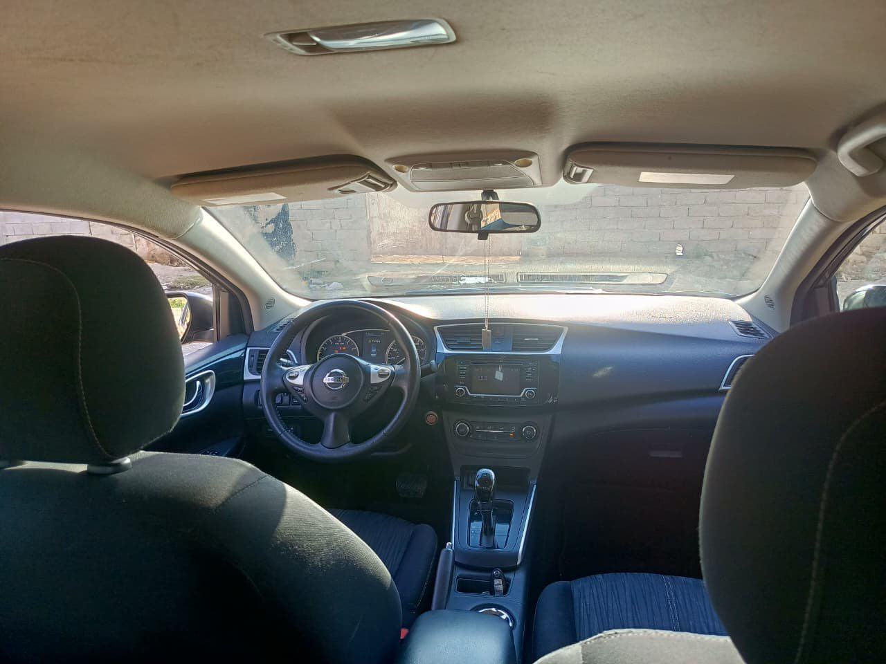 نيسان سنتر 2016 
وارد امريكي 
ماشيه 91 الف ميل 
5 راكب sv
ضرر باب سايق موجودة صوره ومبدل بوند بيدي 
السياره شرط انطيك ياها  محرك كير كله شرط 
كابون ورقي شرط تحويل بيها مجال  مكان سياره موصل 
للاسفتار اتصال 
***********
