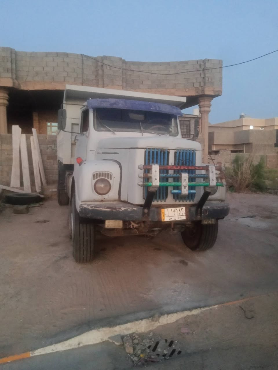 سكانيا 111 موديل 81 عنوان فلوجه للبيع 17 ونص ***********
