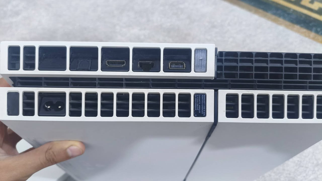 سلام عليكم ps4 فات مهكر مع خمس العاب ويوجد معه هارد يحتوي على اكثر من 8 العاب لكن يباع منفصل سعر جهاز بدون هارد 230 بي مجال مع هارد 280 بيه مجال تواصل على رقم ***********
