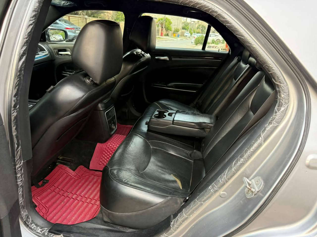 سلام عليكم من رخصت الادمن عندي اوباما موديل 11تو ويل صبغ حزام جماليه بدون ضربه شرط بدون دواخل القماره كلير فقط بدون صبغ كير محرك تبريد تتدفئ حداديه كله تمام هيمي 5700 السياره c فول موصفات عده الفتحه من برده خلفيه رادر حساسات مري قلاب استيران كهرباء ثلاجه كلاص حار بارد كشنات كهرباء خزان  جلد تتدفى تبريد موصفات الCمعروفه فول عده الفتحه رقم بغداد الجديد سنويه جديده شرط التحويل عقد مروري اتكاتب وياه المشتري بيع او مراوس حسب القناعه السعر 128 وبيها مجال عنوان بغداد ***********
