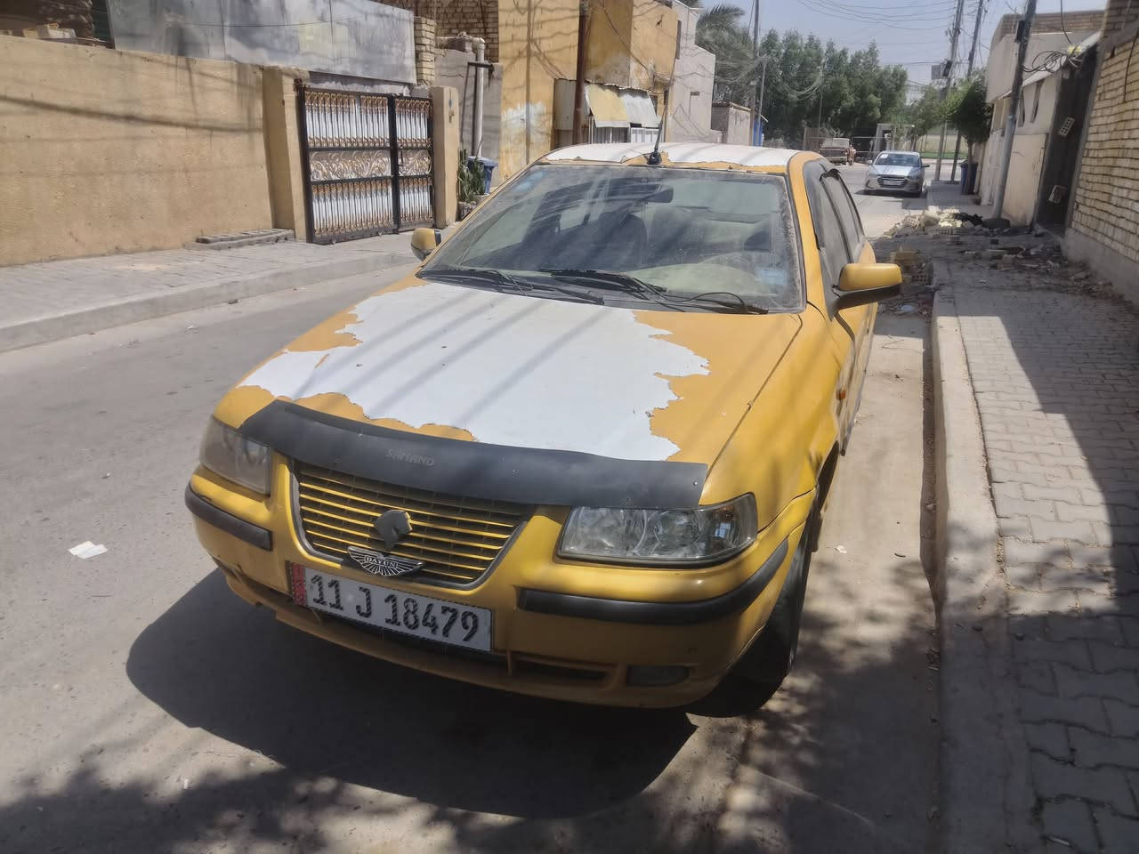 السلام عليكم سياره شغاله كير ومحرك فرنسي دواخله نضيف تبريد جان بي ليك وسويته فقط غاز يرادله السياره باسمي مصفره هيئه وغرمات الكشر كدامك عوزه زوج تاير امامي وزوج لوي مال دبلات  السعر 20 وبي مجال حك الجيه //***********
