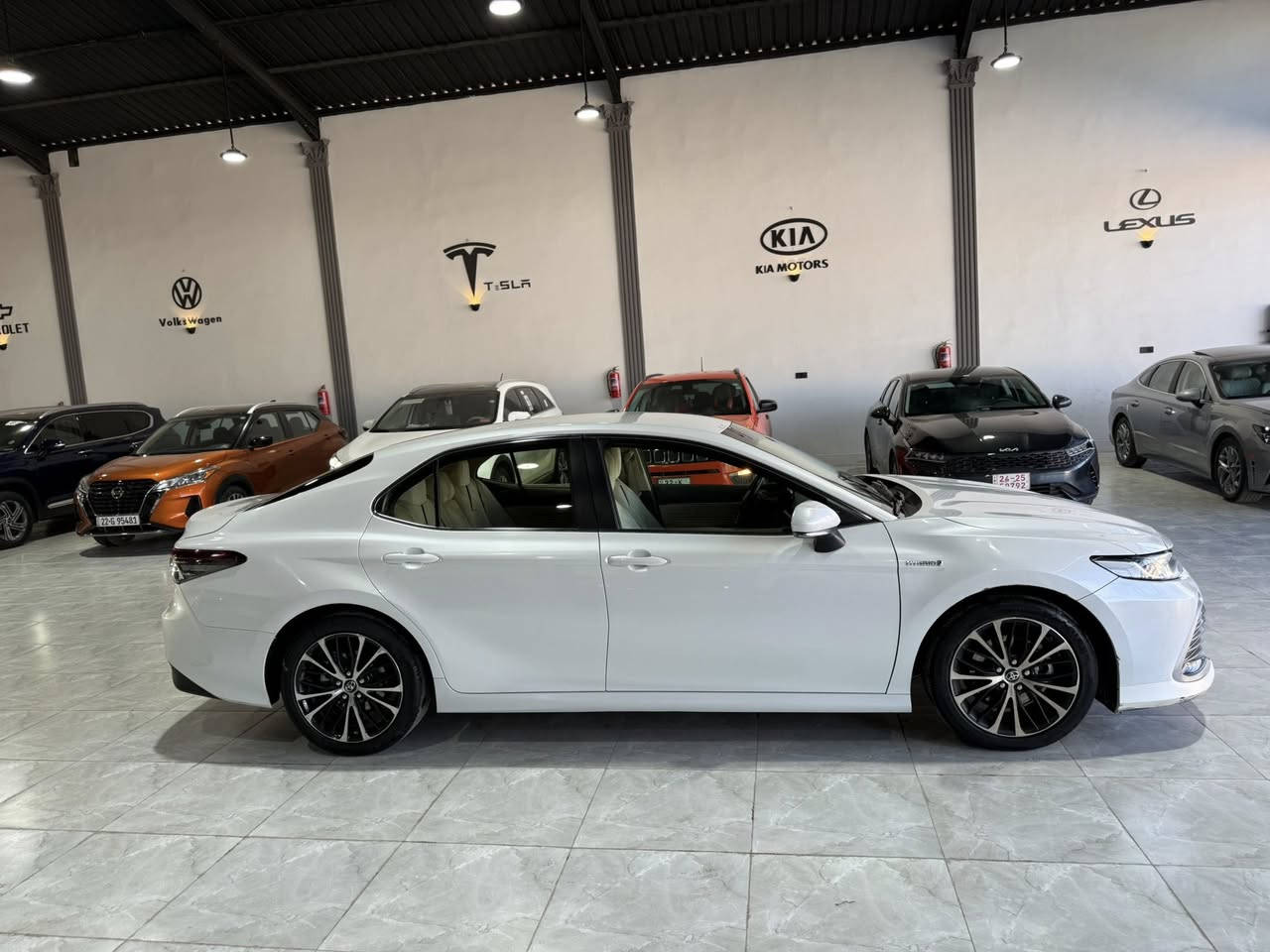 � للبيع: 
Toyota Camry 2022
 خليجي – هايبرد

🔹 الموديل: 2022
🔹 المواصفات: خليجي
🔹 المحرك: هايبرد (اقتصادية جداً بالوقود)
🔹 اللون الداخلي: بيجي
🔹 بصمة أبواب وتشغيل
🔹 أوتو هولد
🔹 هاند بريك بصمة (إلكتروني)
🔹 مرقمة نينوى – جاهزة وكامل المواصفات

📍 العنوان: الموصل – مدينة المعارض الجديدة
💰 السعر: 23,000$ وقابل للتفاوض

📞 للاستفسار الاتصال: ***********

✅ السيارة ما تصرف عليها أي شي، جاهزة للاستخدام
