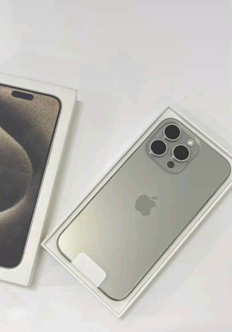 ايفون -15 مبدل شاشه اصليه 
البطاريه87 مشحون 430 مره 
ذاكره 256 السعر 750 
الرقم *********** الخاص مفتوح
