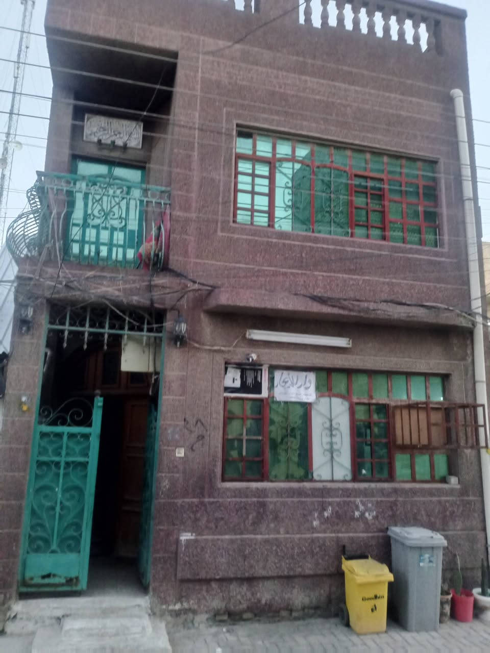 دار للأيجار خلف حسينية الحسن المجتبى ع
يحتوي البيت على عرفتين ومنور وصاله وطرمه داخل البيت الستفسار معه صاحب الدار زياد***********يوجد وتساب
