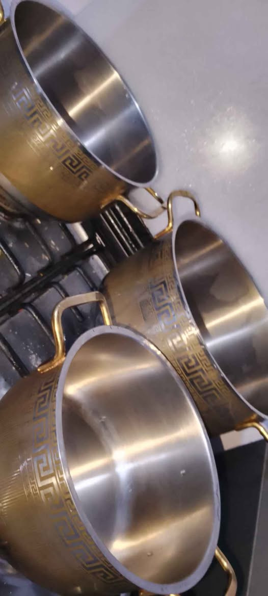 سيت اربع كدور ستيل ثكيل ماركه فيزراج الاصلي مذهب مستخدم نضيف 90 الف بيهن مجال قليل 
ابي الخصيب محيله الشارع الوسط مقابل مضيف العوينات البصرة, العراق


**إذا كنت صاحب هذا الإعلان وتريد حذفه لأي سبب، رجاءا أرسل رسالة إلى الدعم الفني**