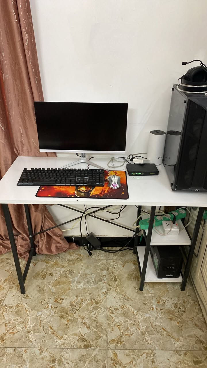 سلام عليكم حبايب تجميعة بسيطة للبيع المواصفات RX580 8GB معالج e5 جيل الخامس الرامات DDR4 16GB 3200mhz و SSD 512GB بور سبلاي 500w اخوان أبيعها كلها هيا والميز والشاشة والكيبورد وماوس و ويوبي أس 1500 وسماعات ثنين وشغلة ثانيه بس بيها شغلة وحده وهيا الويندوز ضرب فا اني أبيعها هيج سعرها 350 قفل مكاني بغداد حي الجهاد رقمي *********** أدمن وافق
