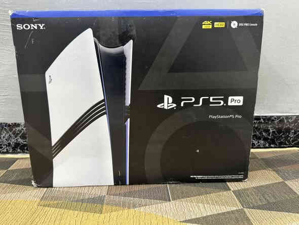 بلي ستيشن 5 برو نسخة أمريكا 🇺🇸 جديد 
(للبيع) 

المواصفات : بالوصف ⬇️⬇️⬇️

——————————————————————

متوفر : PS5 (PRO) نسخة أمريكا ريجن 1 🇺🇸 جديد 🆕 

نظافة الجهاز : 100 %

سعة التخزين : 2TB تيرابايت 

ايضاً فيه ضمان سنة كاملة سوفت وير

النسخة : أمريكا 🇺🇸 : ريجن 1 أفضل أو أرقة نسخة بالكونسل ❤️

للتواصل أو معرفة السعر : ⬇️⬇️⬇️

رقم واتساب : ***********

——————————————————————
