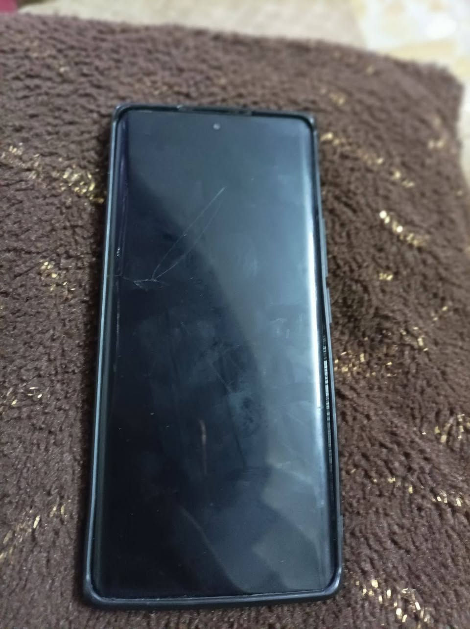 نوت 40برة للبيع شاشة مكشورة السعر 150بي مجال
الرقم ***********
