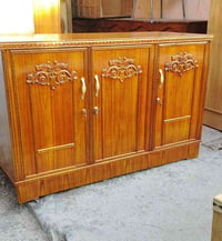 بوفيه مستعمله قياس متر ونص داخل وخارج صاج توصيل بغداد فقط واتساب 07515...