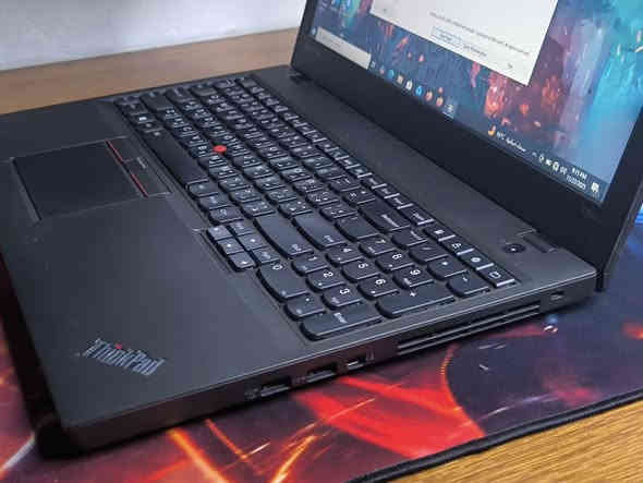 لابتوب Lenovo T550

المواصفات:

المعالج: كوراي سفن — الجيل الخامس

الرام: 6GB DDR3

التخزين: 256GB SSD

الشاشة: 15.6″

الكيبورد: ضوئي (عربي / إنجليزي)

النظام: Windows 10 

الهدايا والملحقات: • حقيبة لابتوب
• شاحن أصلي
• ماوس
• ماوس باد
• تغليف احترافي (بابلز + كرتون للحماية التامة)

الضمان والخدمات: • فحص عند الاستلام مع المندوب
• ضمان 7 أيام بعد الاستلام
• تنصيب ويندوز حسب الطلب + جميع البرامج الأساسية + Office مثبتة
• نفحص الجهاز ونرتّبه قبل الإرسال

السعر: 195,000 دينار عراقي

التوصيل: التوصيل متوفر إلى جميع محافظات العراق

للطلب / استفسار (واتساب متوفر):
*********** – ***********
