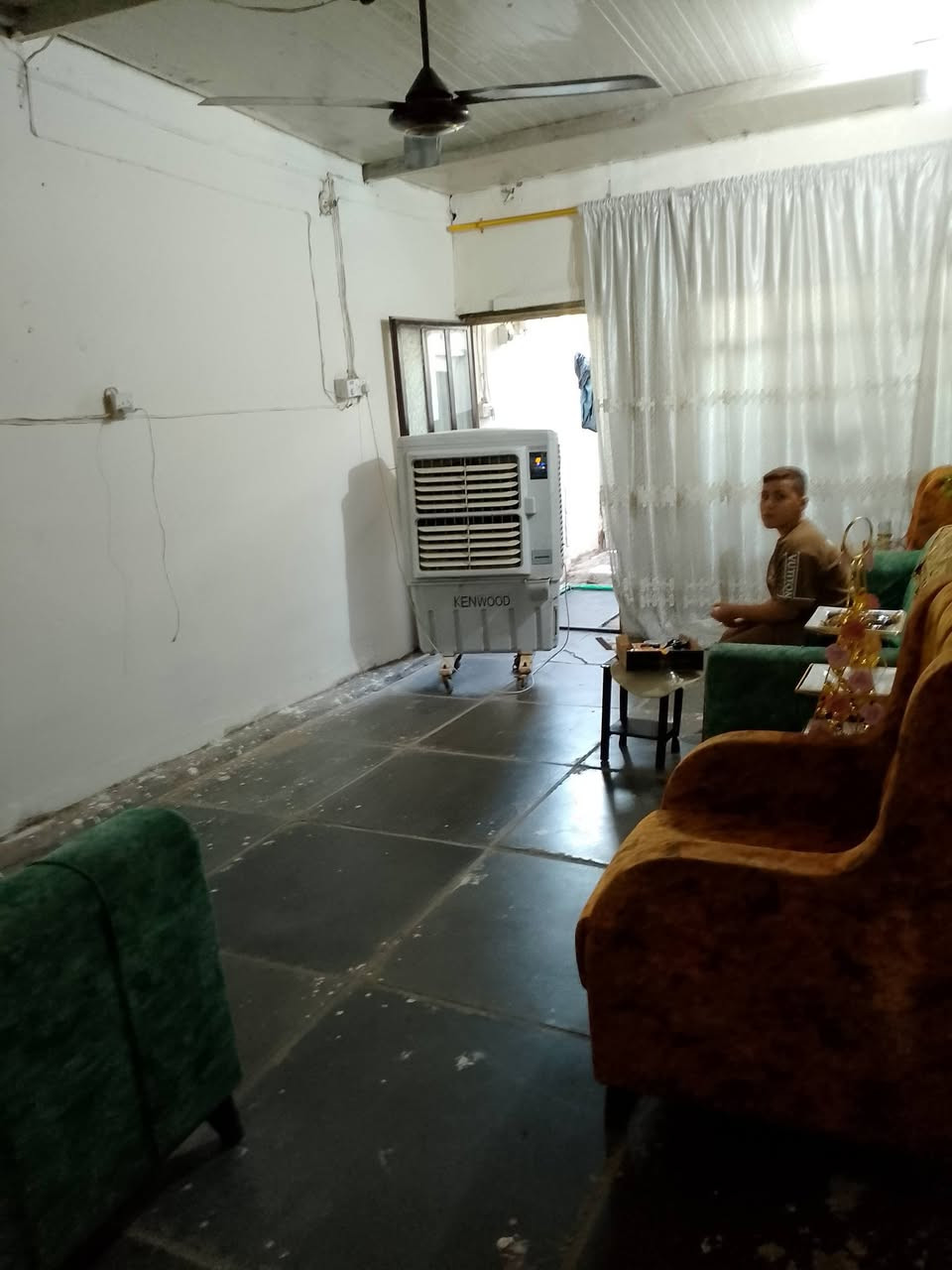 لبيع دولعي شارع الحسابت بلمجمع اول مطب الفرع سعر 12 مليون وبي مجال قليل ***********
