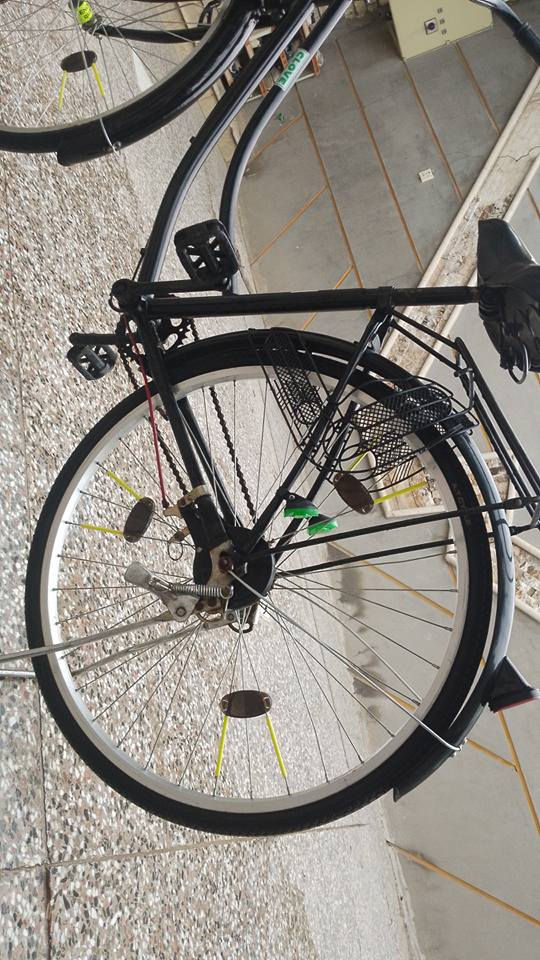 بايسكل: للبيع
الون:اسود
حجم:26
ملاحظة:مصبوغ
السعر :80او بي مجال حك الجية 
واتساب:***********
