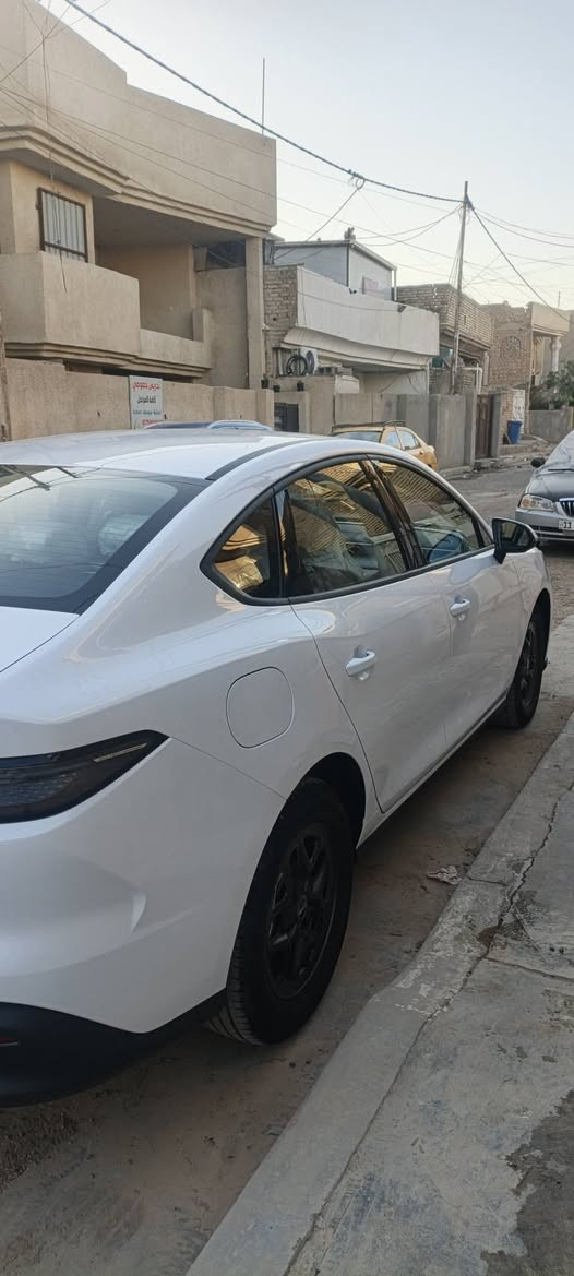 السلام عليكم عندي بي واي دي سيل 5 مديل 25 ماشيه الكلي 9000 الف نص مواصفات بيهه بارد بالجاملغ الامامي محدده بالصوره وبيهه طخه بين البابتين بدون تصليح ومحدده بالصوره رقم بغداد بسمي سياره ترايهه زيرو جاهزه من كلشي عدهه كامله مكاني بغداد تقاطع درويش حي التراث رقم *********** ابو سيف السعر 18.900
