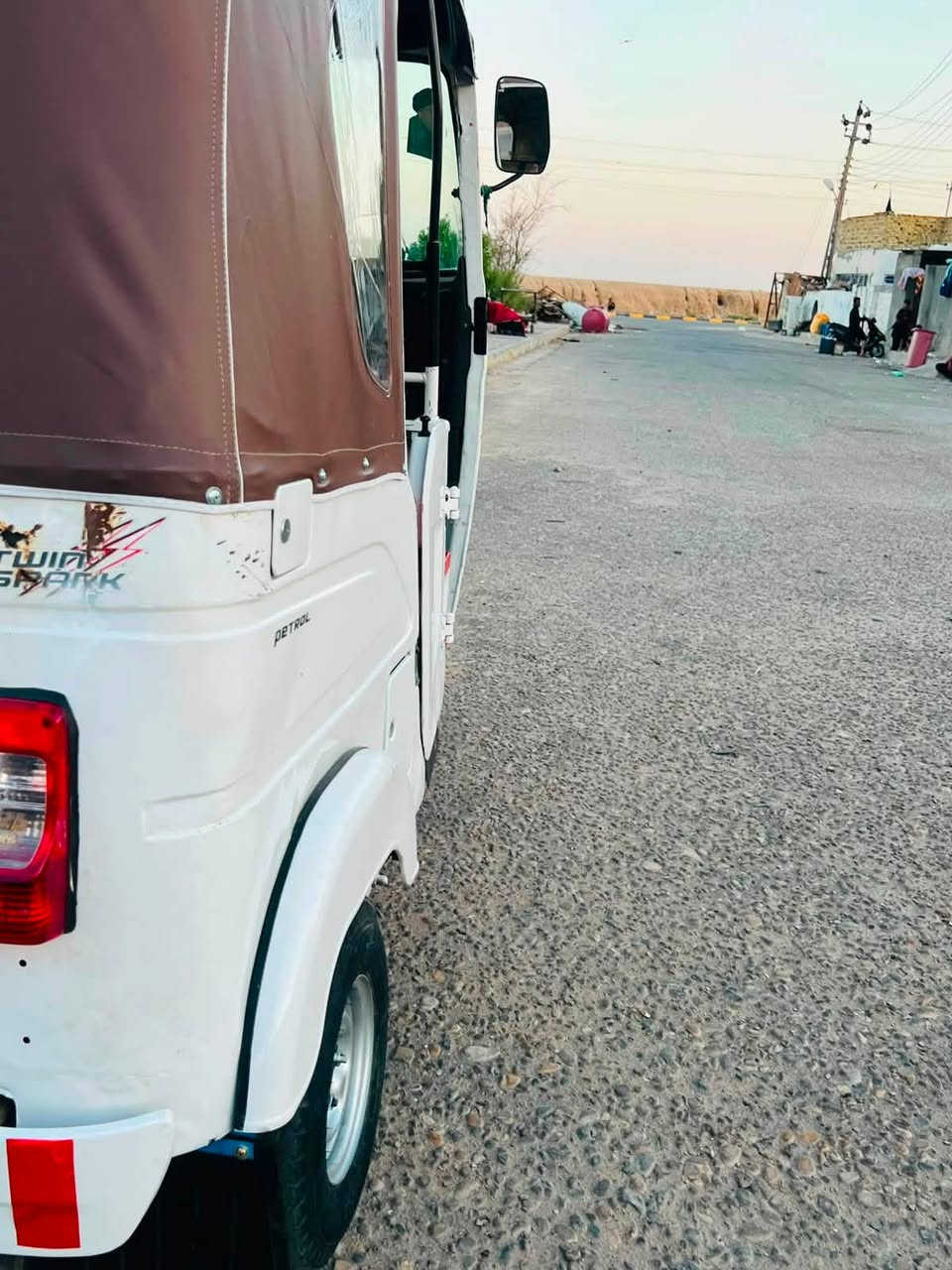سلام عليكم شباب تكتك 22البيع وراق مكاني المجر سعر 6و300وبيه مجال ***********تصل ودلل
