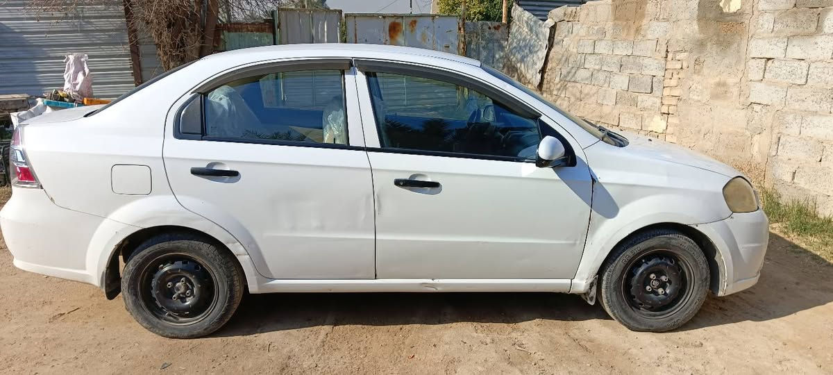 السلام عليكم
افيو 2011 خليجي محرك 1600
كهربائيات بلاد تبريد تدفئة شغال داخل نضيف.           (كير اوتو) المحرك والكير مكفولات 
بيها رصعات والجاملغ الامامي بي معجون بدون ضربه 
سياره جهازه للأخير بس تحتاج ترتيب خارجي
مسويلهة ادامة كاملة قبل فتره من الغوايش لمنضومة البانزين وبلكات وحساسات  سيارة خير من الله صار سنه عندي السعر 68 وبي مجال. ***********
