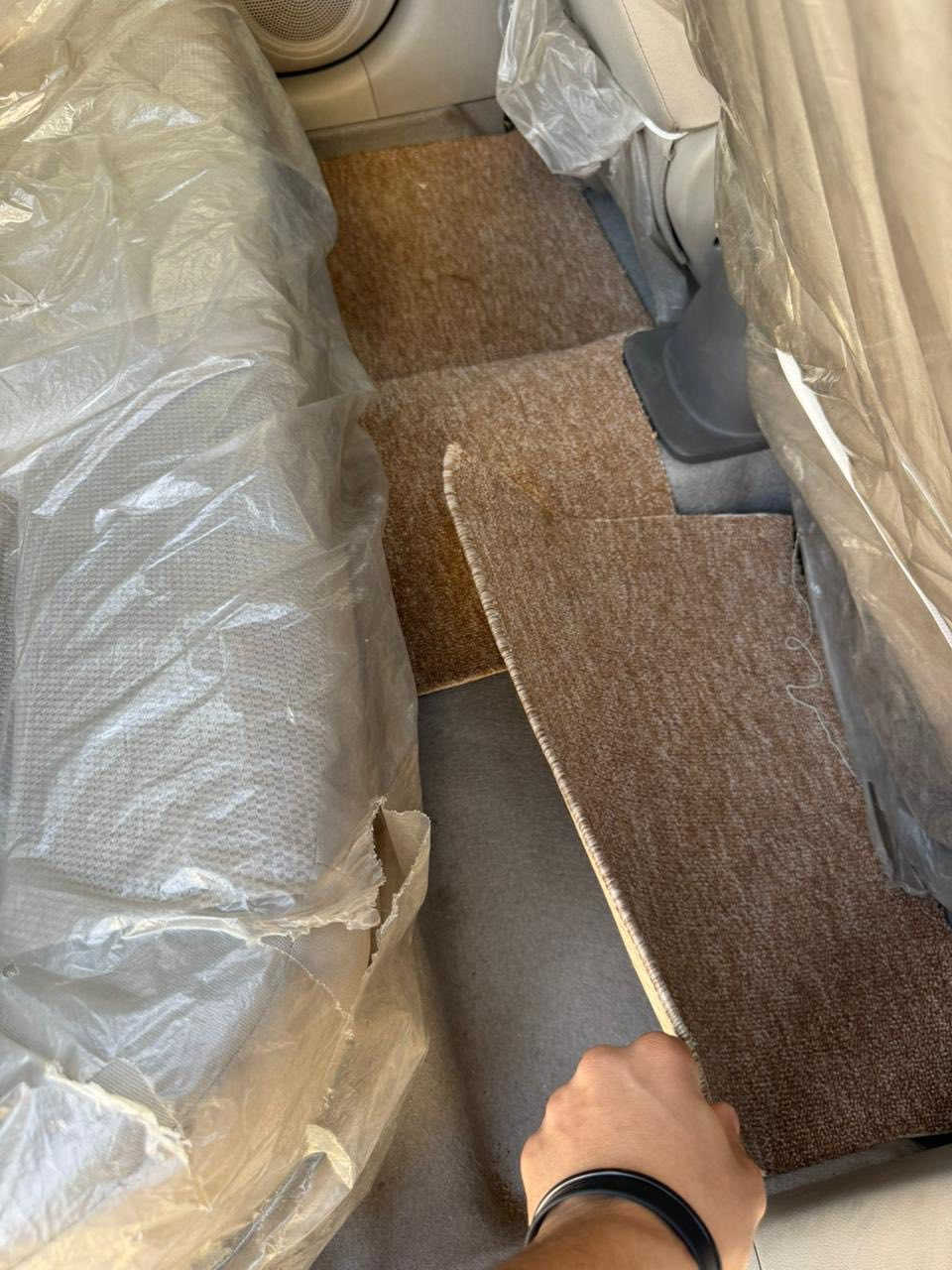 سلام عليكم عندي سني هندي موديل 21 رقم بغداد مكاني بغداد الكرخ ماشيه 16 الف مكفوله كفاله عامه كله على وضع الشركه رقم تلفون ***********
