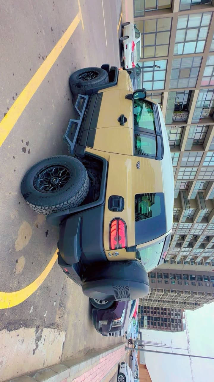 السلام عليكم
Fj 2017 خليجي 
فول مواصفات 
دبل تانكي 
دفلوك حساسات كامره خلفيه
كير محرك وصبغ وحتى من البارد مكفول 
السيارة رقم اربيل بااسمي والسيارة جديدة اي نقص مابيه 
السعر 28.000$
رقم الهاتف ***********
