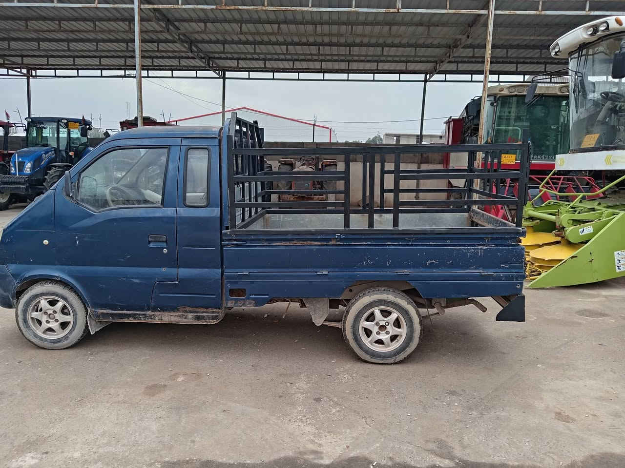 السلام عليكم للبيع  هيفات للبيع موديل 2007
 قماره وربع منفيس أوراق أصليه موجوده كير مكينه شرط الفحص جدد صدر جديد غلاف محجل جاهزة الشاصي معمره تعمير درجه اولى جاهزة السعر 16 وبيها مجال للشراي المكان كركوك قضاء الحويجه 
الاتصال ع رقم ***********
