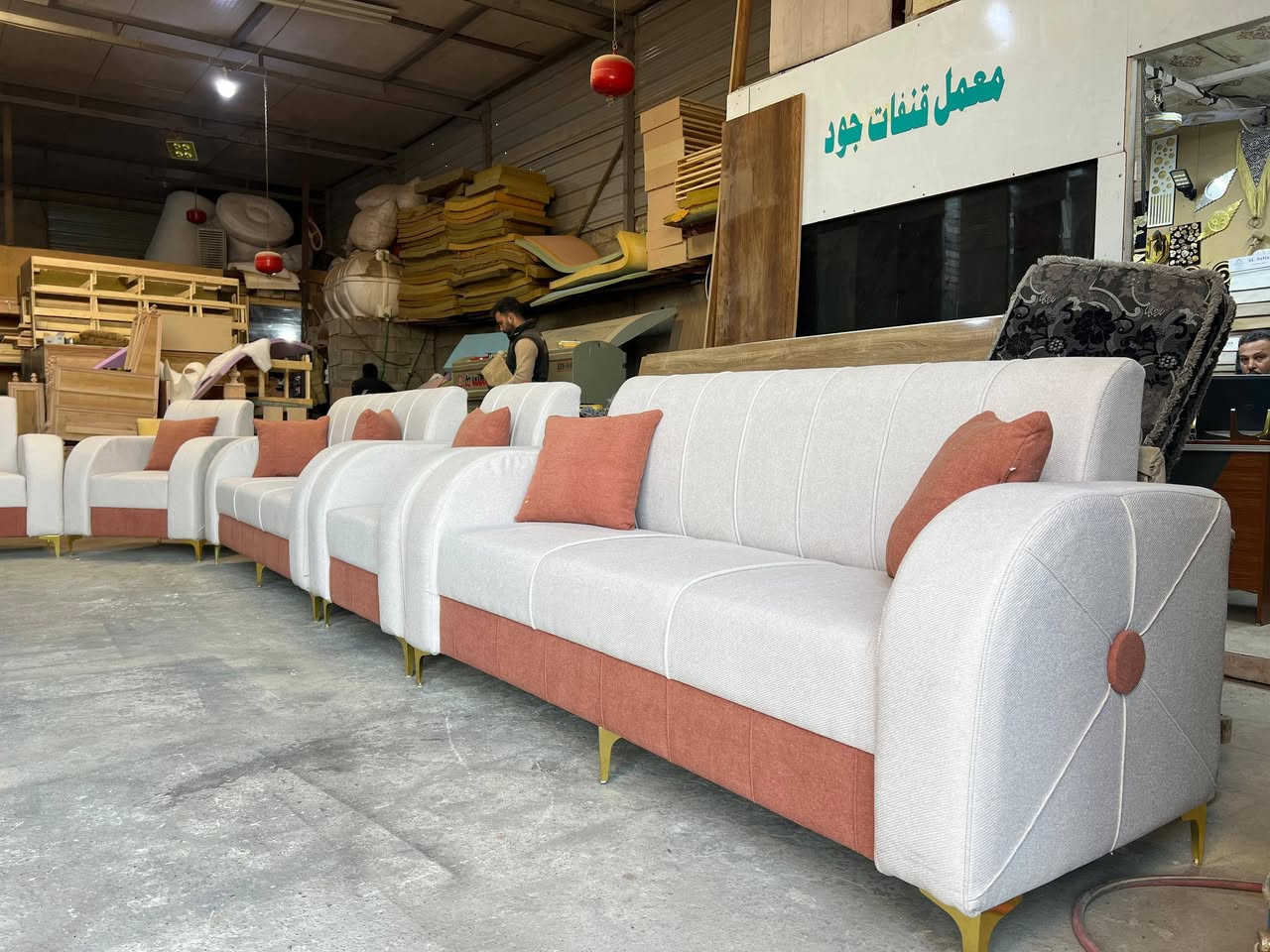 ‏بسم الله وعلى بركة الله 
 طلب احد الزبائن تخم 14نفرات  🤗

يقدم لكم معمل قنفات جود🥰
 🥰  كل ما هو جديد ومميز من انواع الموديلات التركيه🇹🇳 والعراقيه🙋‍♂️ عمل القياسات الخاصه والموديلات وحسب  طلب الزبون 🙋‍♂️🌷😍
اجود انواع الاقمشه 🙋‍♂️
خشب روسي 🇷🇺
اسفنج عراقي ضمان 🙋‍♂️
مع العمل على صيانة وتجديد القنفات القديمه 
اسعار منافسه وجيد 🤗
تفاصيل اكثر مراسلة الصفحه او التصال على الارقام التاليه 
*********** //***********. (أبو جود) 🙋‍♂️⚘⚘
الشارع العام  مقابل بانزين خانه الحكوميه مجاور المحكمه
