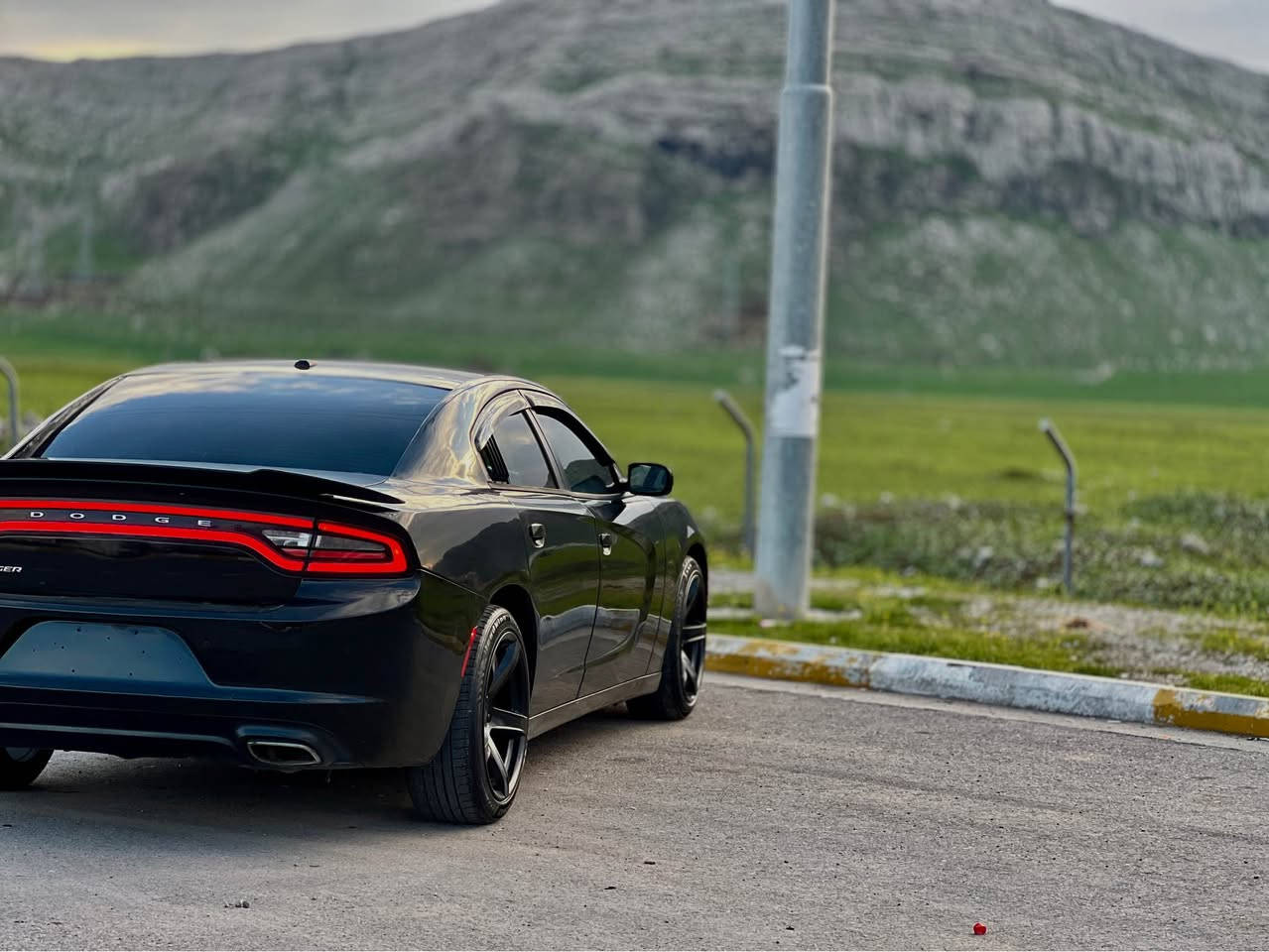 دۆج چارجەری SXT 2015 🧿🪬📦
بڕاوە بڕاوە بڕاوە 🧿
سەيارەکە ٢ ڕۆژە داخڵ بوە 📦
نمونە لە جوانی لە قوەت 🪬
سەقفو گێڕو مەکينە و ماڵی مەدەنی بە شەرت🧿
0751 114 8778 رانية, السليمانية
