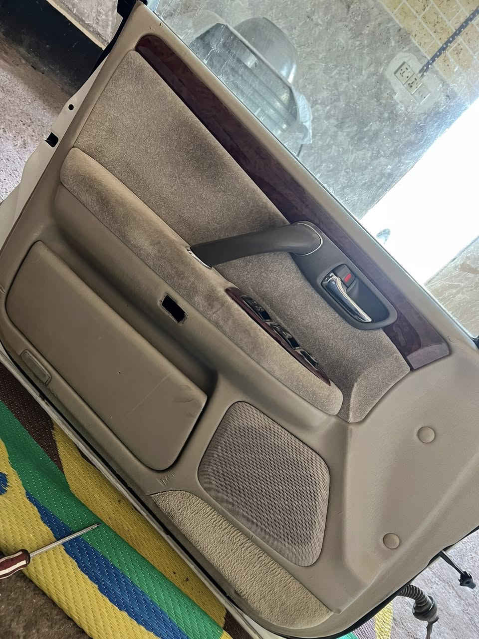 للبيع تخم بيبان. وجاملغات وجنطه مكفولات سعر ٤٥٠ وبيهن مجال ***********
