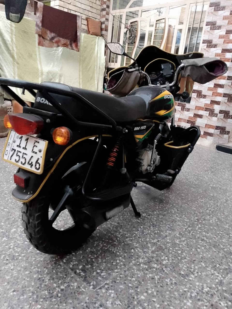 سلام عليكم شباب دراجه بوكسر موديل 22 كله شغاله نكره سلف بكل وقت مرقم بغداد نكليزي سنويه جديده هزه جديده مصفره غرامات سعر 2100 وبيه مجال مكان بغداد جديده ***********
