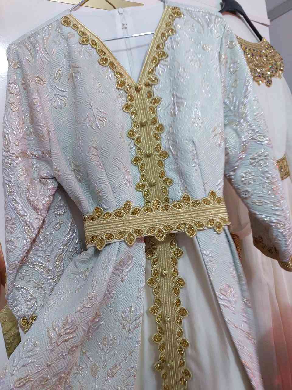 السلام عليكم بنات عندي هءه القفطان يلبس قياس ٤٢ يعني اكس لارج جديد كلش وراقي اريده ب ٣٥ مكاني بغداد عندي توصيل


**إذا كنت صاحب هذا الإعلان وتريد حذفه لأي سبب، رجاءا أرسل رسالة إلى الدعم الفني**