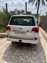 لاندكروز شركه ساز ٢٠١٤ مكفوله ماعده بارد قليل موضح بلسونار ماشيه ١٤٦ أ...