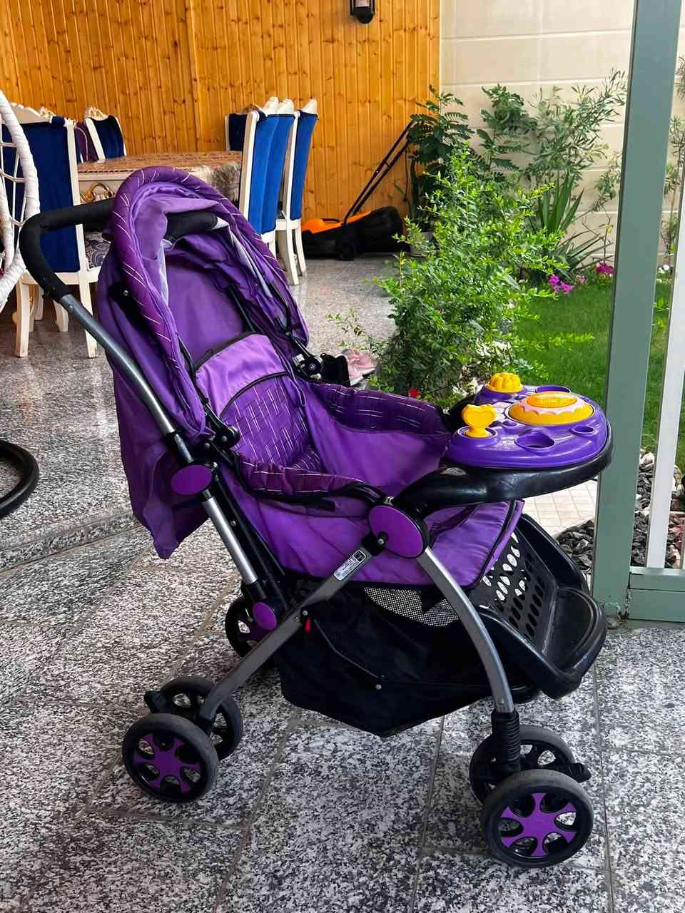 للبيع عربة أطفال (سترولر) بحالة نظيفة جداً 💜
للبيع سترولر لون بنفسجي، استخدام خفيف ونظيف، ما بيها أي كسر أو عطل، جاهزة للاستخدام مباشرة.

المميزات:

* مظلة كبيرة تحمي الطفل من الشمس.
* صينية أمامية للطفل مع مكان للكوب.
* سلة خزن كبيرة بالأسفل.
* قابلة للطي بسهولة وتصير جلوس ومنام
* عجلات سهلة بالحركة وثابتة.
*تتحمل وزن اكثر من 35 كيلو وحجم كبير

الحالة: مستخدمة استخدام بسيط ونظيفة جداً.

📍الموقع: (بغداد العامريه)
💰السعر: (60)وبيه مجال
📩 للاستفسار أو التواصل، راسلني خاص


**إذا كنت صاحب هذا الإعلان وتريد حذفه لأي سبب، رجاءا أرسل رسالة إلى الدعم الفني**