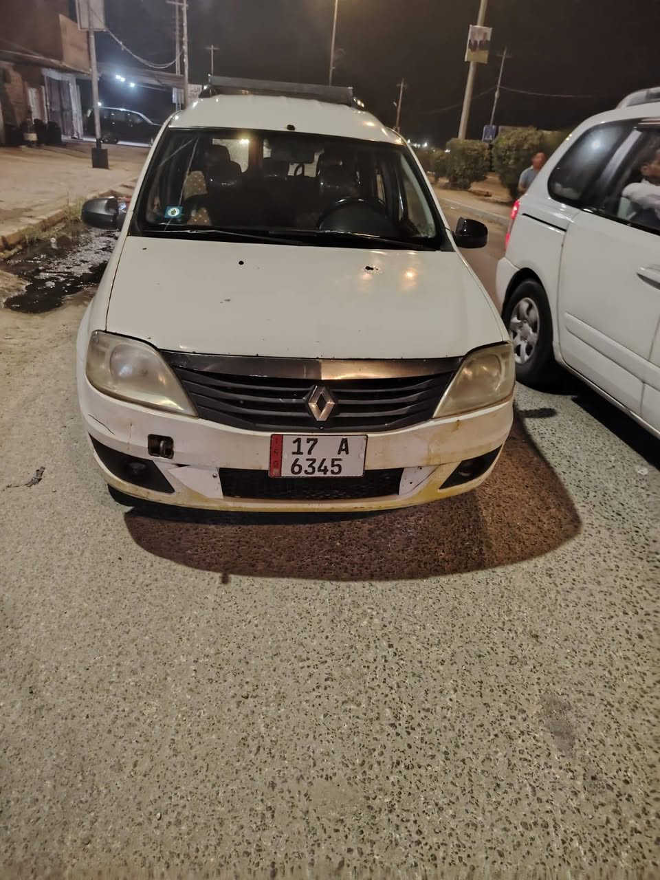 رينو لوكان سبعه راكب موديل 2010
تبريد قطعتين مكفوله سنويه بأسمي مجددها قبل سنه رقم مثنى 
السعر 50 وبيها مجال مكان السياره الديوانية 
غير متواجد على الفيسبوك
الاتصال على رقم واتساب :***********
