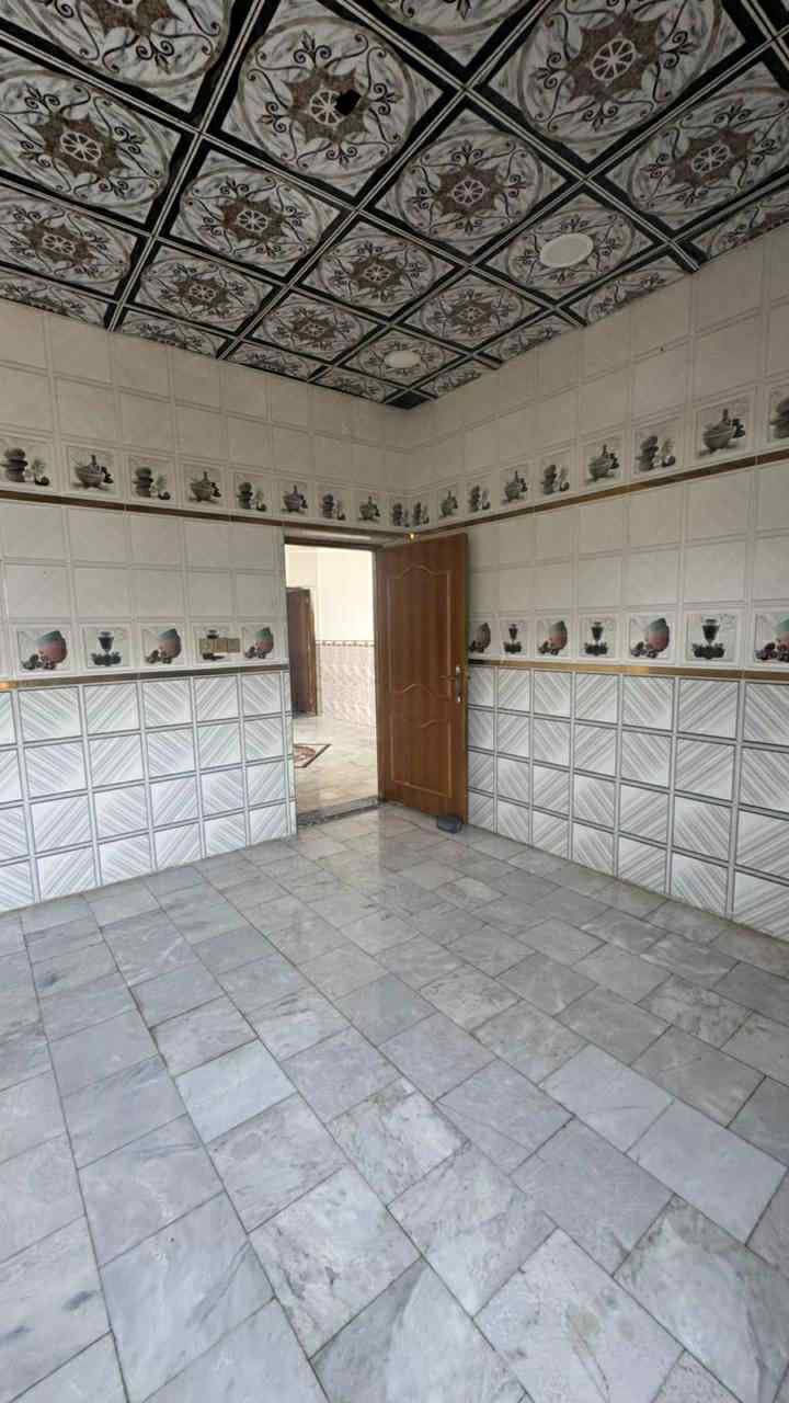 دار طابقين ١٢٥م بناء حديث سقف واساس صب بناء طابوق ارضيه مرمر  حداديه النوع الثقيل شغل البيت كله درجه اولى  حيره حي الخضراء خلف شركه الجواد  *********** السعر ٩٠
