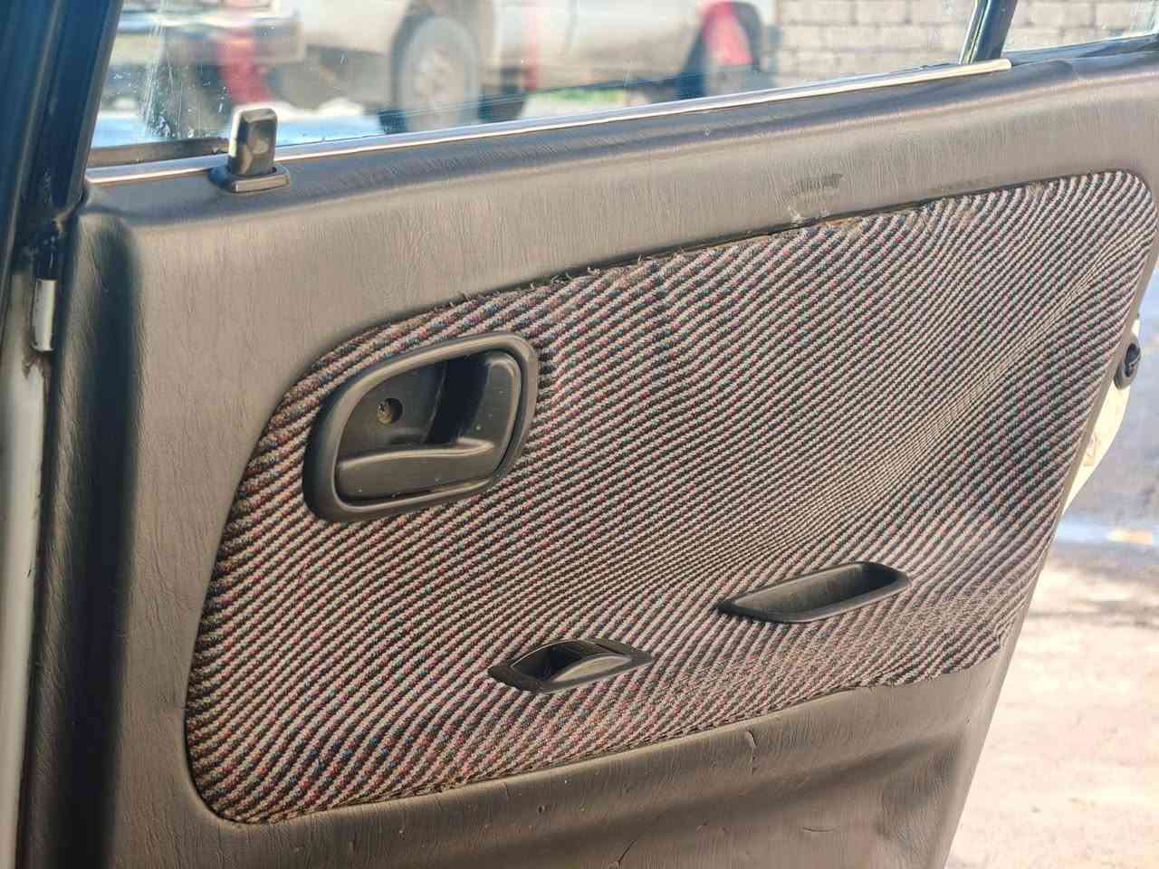 السلام عليكم 
كورلا موديل 95 رقم نينوى دولي سنويه لل31 شرط التحويل
كير محرك شرط صدر جديد طخم تاير جديد سياره بدون صبغ تدفئة تبريد كهربائيات كلها شغاله قفل مركزي السعر 58 وبيها مجال للاستفسار الاتصال على الرقم ***********
