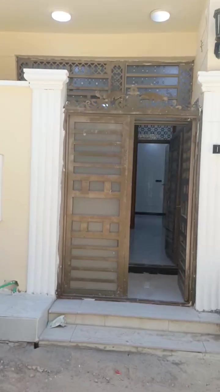 السلام عليكم بيت 50 للبيع متر طابقين البناء درجة اولة طابوك جمهوري كربلاء المقدسة حي ميثم التمار قرب مستشفى الكفيل قرب ع جاير شارع ابو طالب البيت قرب ع امام عليه السلام سعر البيت 80 مليون قفل للاستفسار مراسلة الصفحة أو اتصال بل رقم الهاتف *********** ابو عباس
