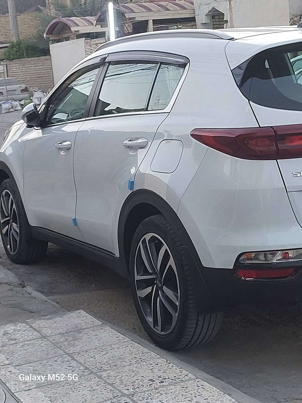 سبورتج للبيع موديل 2020خليجي محرك كير كفاله عامه طخم اطارات جديد صدر جديد امامي وخلفي السياره على وضع الشركه اسبير منازل وبيها مواصفات اهوايه معروفه بيه شخوط بسيطه في الجانب الايمن باسمي الاتصال علی الرقم *********** االعداد 71 السعر 190 بغداد حي الشهداء شارع المضخه ترهم مراوس توكسان بدون فرق 2024 خليجي
