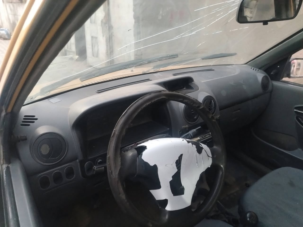 موديل ٢٠١٢ كير مكينه حداده جاهزه سنويه ٢٠٢٣سياره حلوه بيه وصل بل ٢٠٢تصفير لسعر مليونين وستَميه ٢٦٠٠بل عراقي *********** عنوني كحلا وهاذ رقمي *********** بيه وتساب
