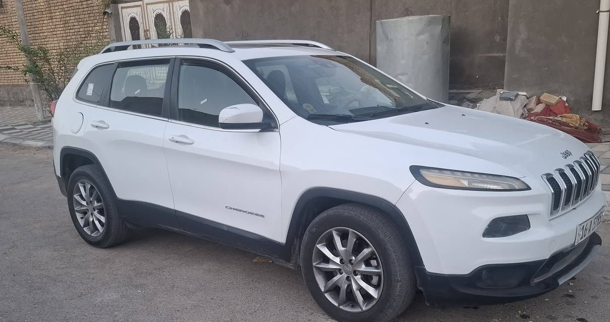 جيب شيروكي بزون 2018
سيارة نظيفة جداً ماشيه 73 
مكينة 2400 
بنوراما
بصمة تشغيل
سايد بريك بصمة
كشنات جلد
كرسي كهربائي
حساسات خلفية
كاميرا
جنطة كهرباء
حادث بنيد وجاملغ جانبي
كفالة الباقي
رقم جديد
السيارة حرة تحويل ثاني يوم
السعر 115 ورقة 

رقم الهاتف ***********
