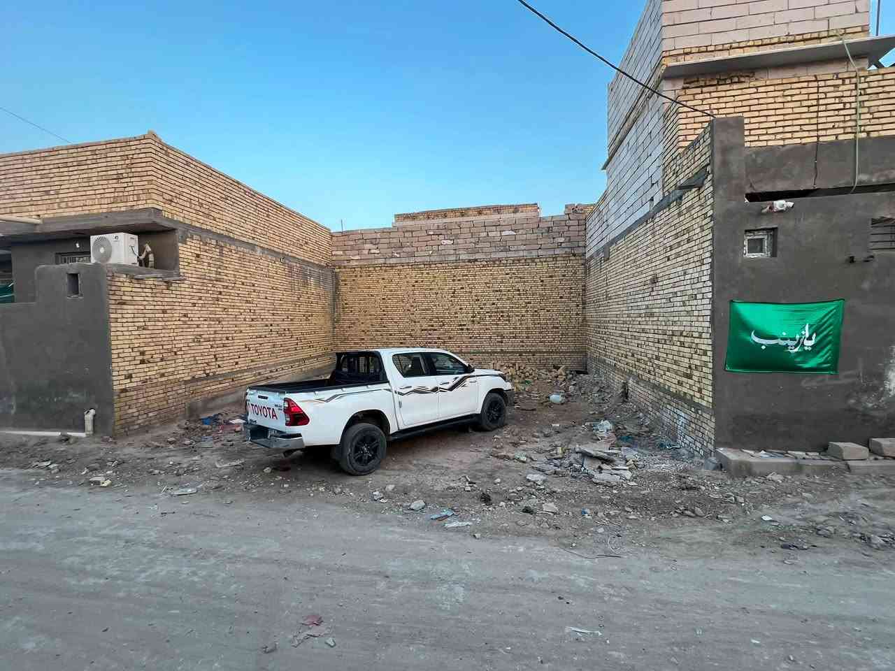 قـطعه 100متر بنص السكن خدمات متكامله شارع 8متر كلش حلـوه 

مجاري بلباب كهرباء بلباب إنترنيت ضوي بلباب مدارس بضهر القطـعه

وسعره مناسب الشراي ناصريه سديناويه خلف المدرسه مال صفي دين

***********

