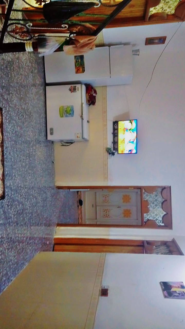 للبيع مساحه 275 غرفتين + صاله + مطبخ + حمامات داخليه خارجية+ مطبخ + ستقبال + كراج كبير المكان شارع مضيف جاسم آل حمد لتواصل *********** واتساب موجود
