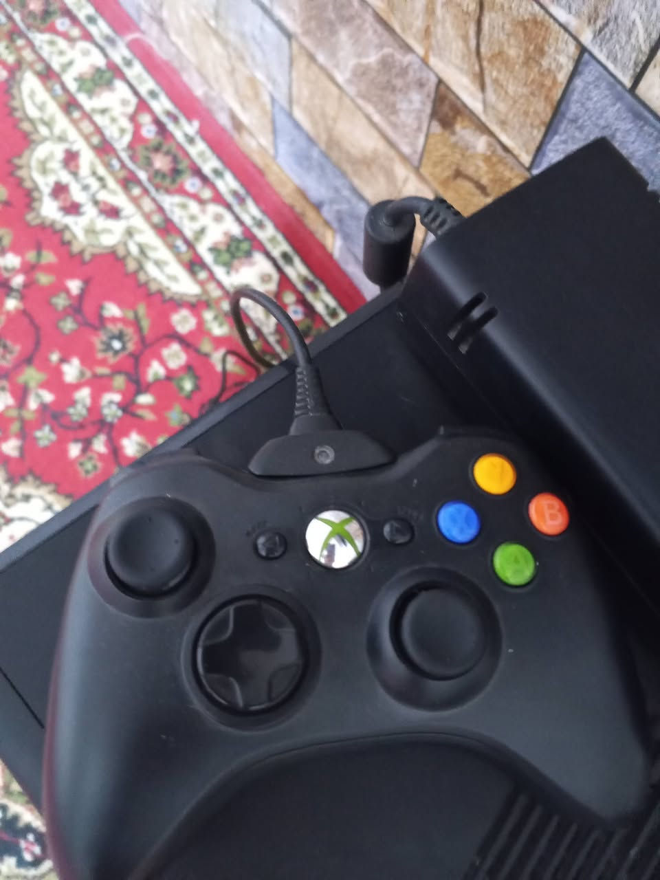 للبيع اكس بوكس 360 مهكر بيه 243 لعبة اليدة مابيها شي وملحقاته نظافة فول السعر 120 الف وبيه مجال للشراي 
للتواصل خاص او اتصال على ***********/***********
