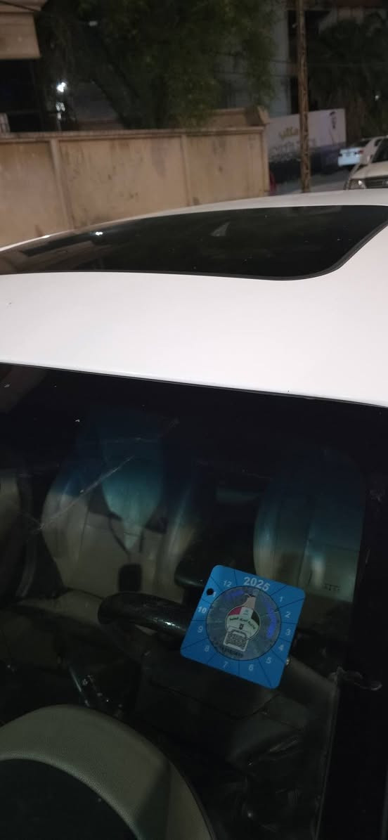 للبيع كيا ريو ٢٠١٣ سياره حلوه ونضيفه مال بيت فول مواصفات واحد علا واحد 
بيها جاملغ خلفي وباب خلفي صبغ بدون دوخل
شرط التحويل رقم وسنويه جديد وبأسمي
مكاني موصل حي الجامعه 
السعر ٨٥ قفل 
الشراي يتصل ***********

