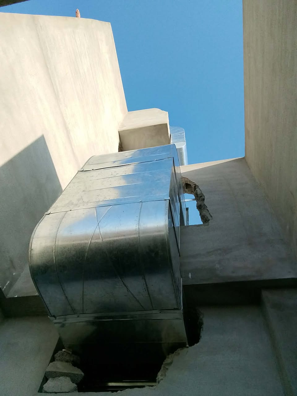 السلام عليكم اليريد ابو دكتات تبريد مركزي اسطه بل دكتات خبره اكثر من 15سنه لعمل دكتات تبريد مركزي وعمل ساحبات المطابخ والمطاعم اسعار مناسبه والكافيتريات والبيوت الرقم  كورك *********** اسيا *********** اسيا مع عنوان موصل حي شيماء محل المهندس  مندوبه ملاك لتحتار 😍😍🥰🥰🌹🌹🌹اسعار مناسبه مع اسطه ابو زيد الطائي شاطر وشغلو كدامكم نضيف شرط 🔨🪛👌👌📞📞👷‍♂️
