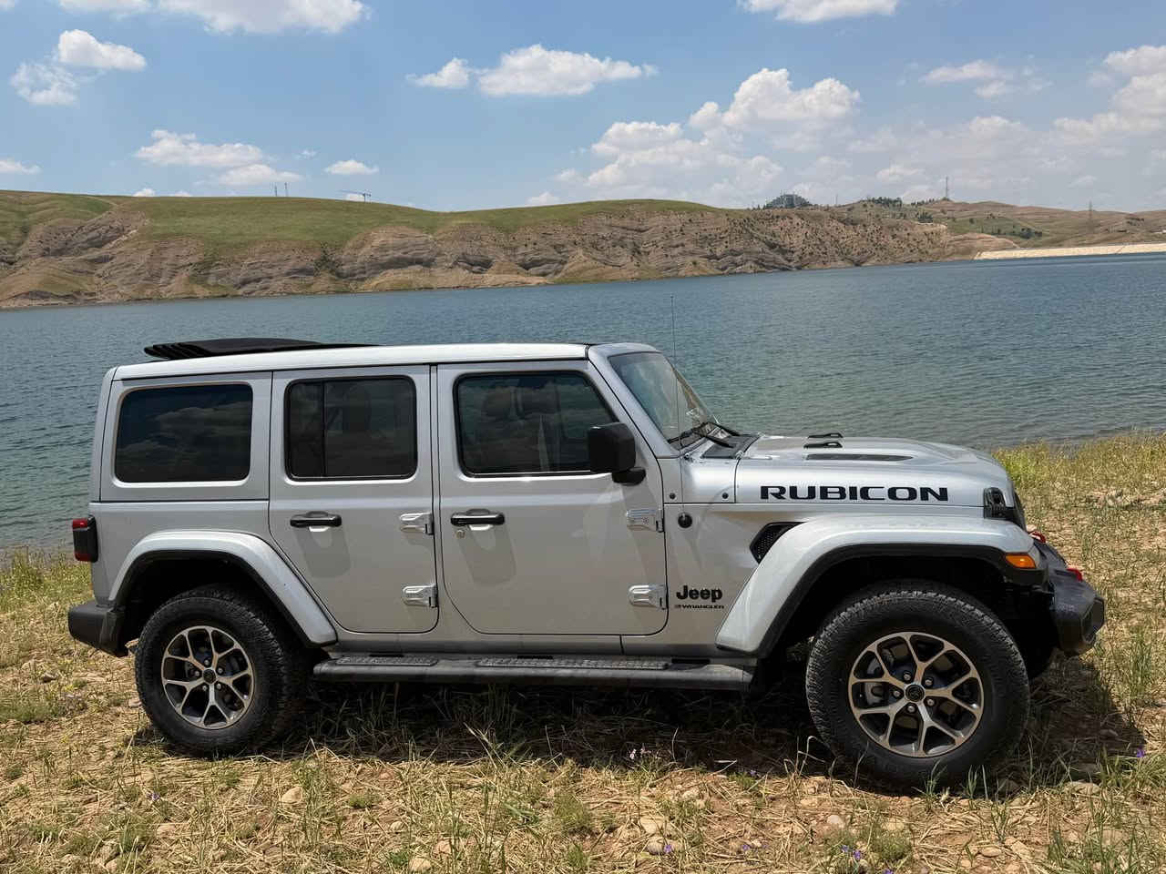 Jeep wrangler 2023 V6
1 parcha sbuxa 
33m roshtya أربيل, العراق


**إذا كنت صاحب هذا الإعلان وتريد حذفه لأي سبب، رجاءا أرسل رسالة إلى الدعم الفني**