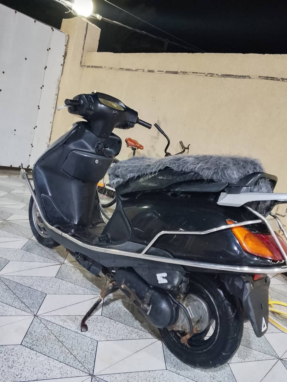 دراجه سبيسي ياباني كفرات اصليه مفتوحه رايمر مره وحده دراجه جاهزه مكينه ناعمه كهرئيات كله شغاله السعر 400 وبيهاا مجال للتواصل على الخاص او على الرقم ***********  العنوان كوت حي الحكيم
