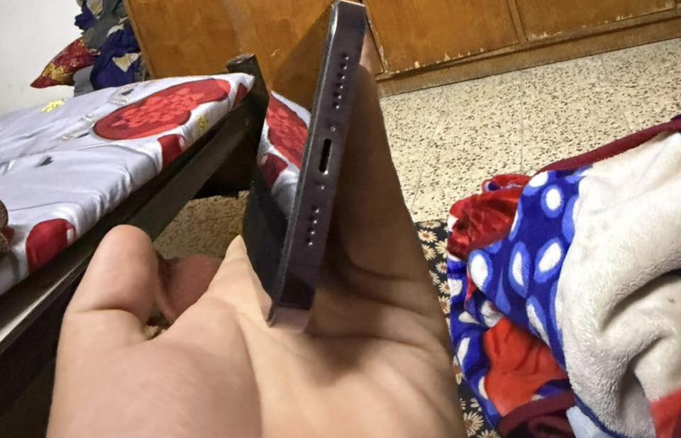 سلام عليكم 14pro max الذاكره ٢٥٦ الون المميز البنفسجي الجهاز بلادي كلشي بي بطاريه ٨٠  السعر ٨٥٠ الف ***********
